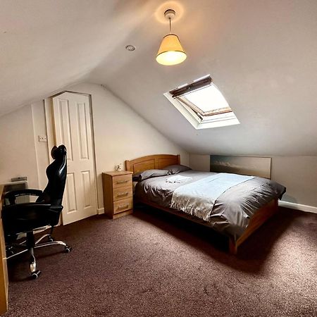 Spacious Room In Дублин Экстерьер фото