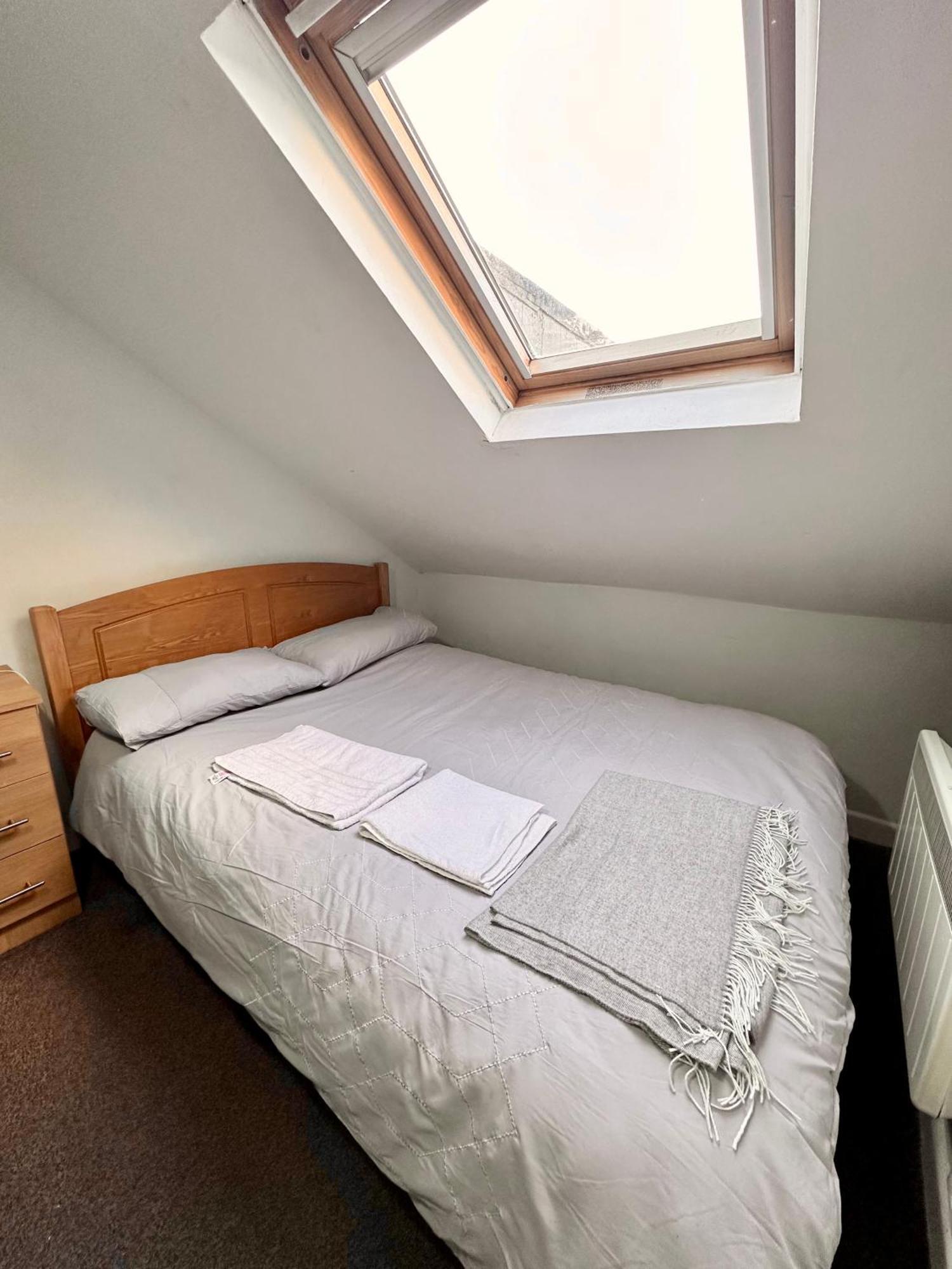 Spacious Room In Дублин Экстерьер фото